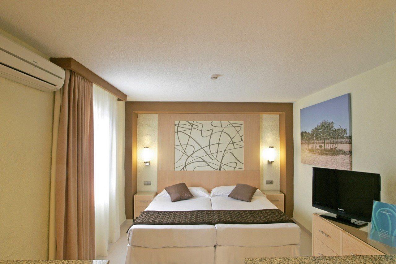 Riu La Mola Hotel Playa Migjorn Luaran gambar
