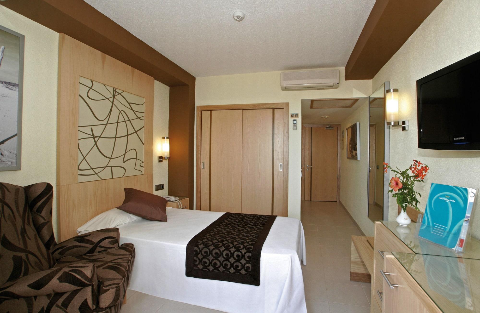 Riu La Mola Hotel Playa Migjorn Luaran gambar